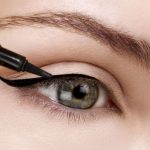 way to apply liquid eyeliner